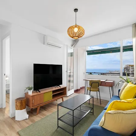 Stylish With Pool & Sea Views *