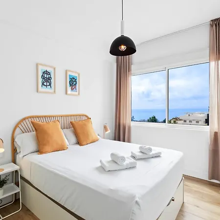 Stylish With Pool & Sea Views Lejlighed *