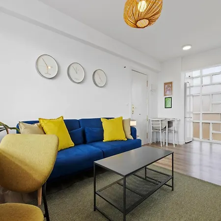 Stylish With Pool & Sea Views Lejlighed