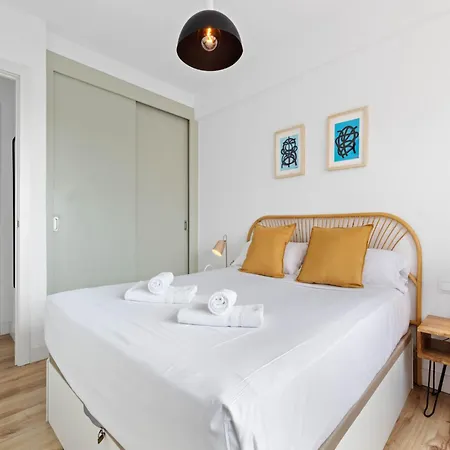 Lejlighed Stylish With Pool & Sea Views